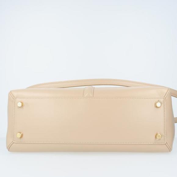 Celine Classic Saise Shoulder Bag CANTA Bej Light Beige Satin Calfskin - Picture 6 of 16